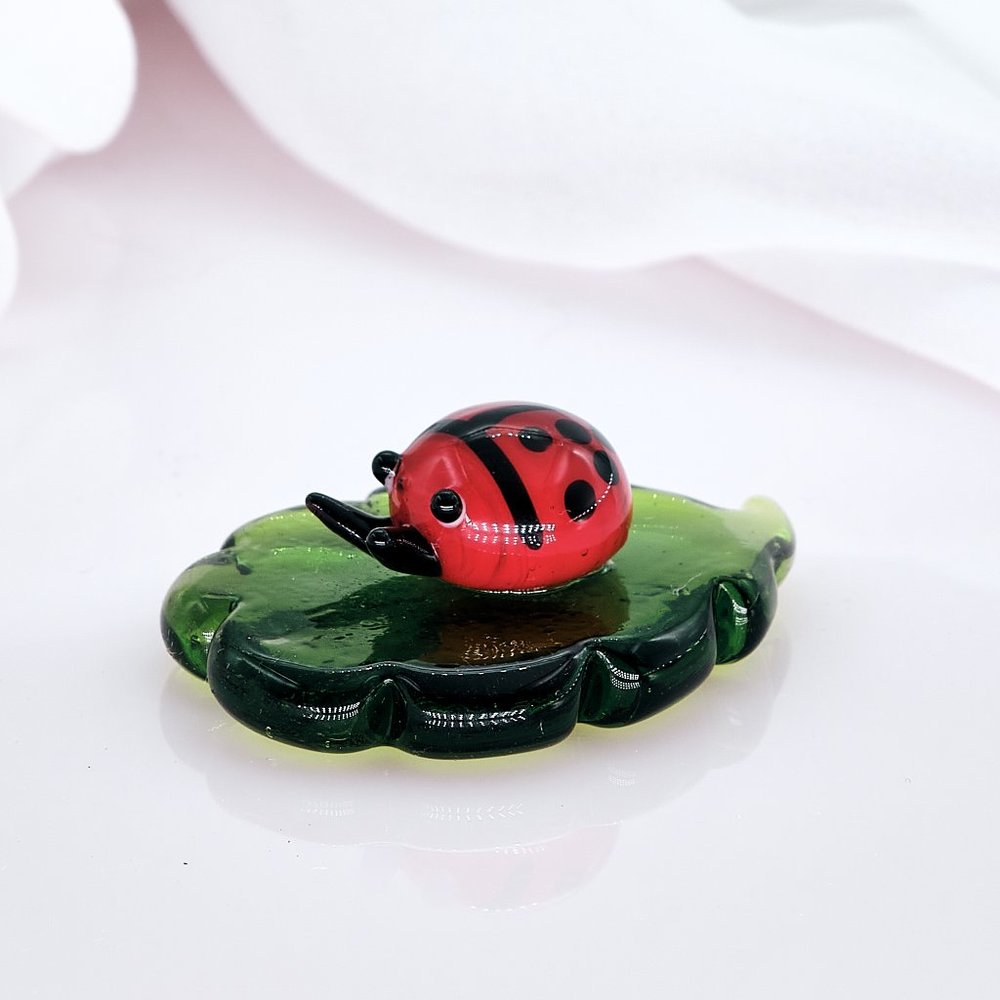 Vintage Hand Blownglass Mini Ladybug on Leaf